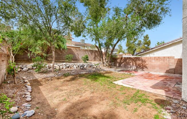 4 beds, 2.5 baths, $2,000