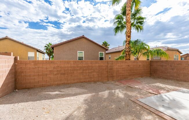 4 beds, 2.5 baths, $1,900