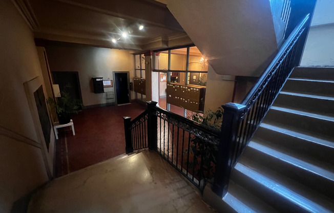 Studio, 1 bath, 400 sqft, $850, Unit 703