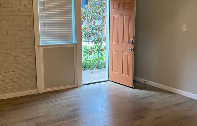 1 bed, 1 bath, 600 sqft, $975, Unit 106