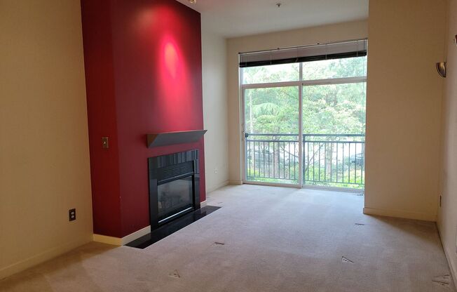 Immediate move in available; 1 bedroom condo with large den