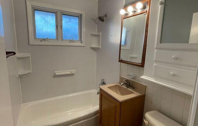 2 beds, 1 bath, $1,550