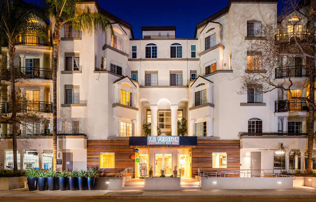 The Preston Miracle Mile Apartments