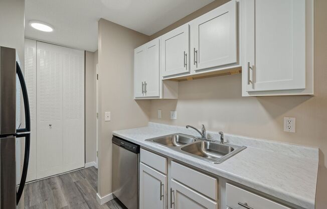 1 bed, 1 bath, 720 sqft, $1,265, Unit 211