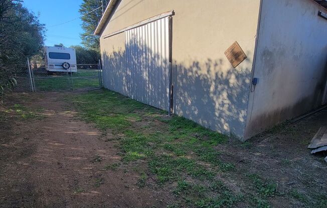 LARGE workshop or storage space available for lease in Ramona.