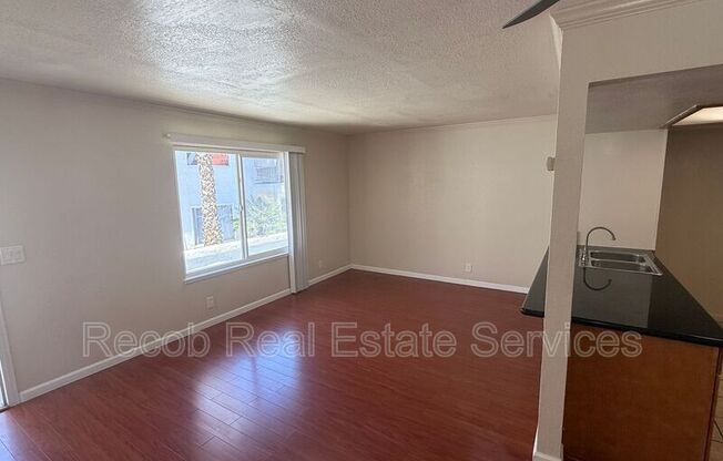 5350 5358 REX AVE
