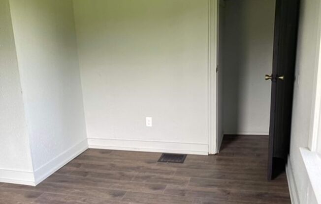 3 beds, 1 bath, $1,505