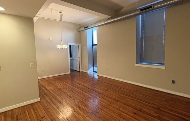 125 W. Saratoga St