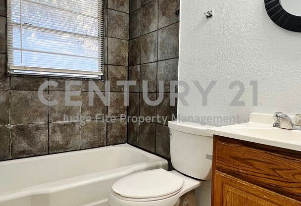 2 beds, 1 bath, $1,295