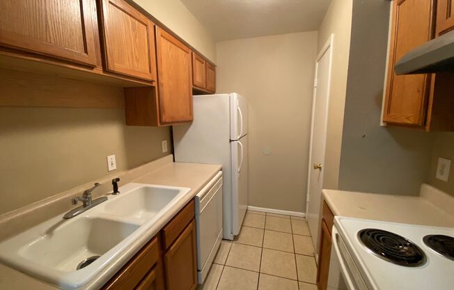 1 bed, 1 bath, $695