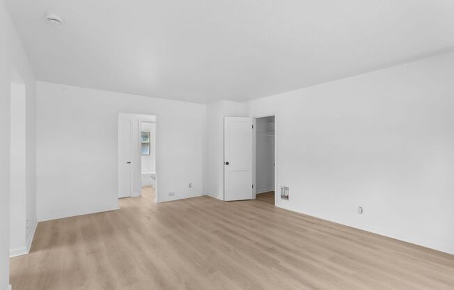 2 beds, 1 bath, 750 sqft, $1,660, Unit 2