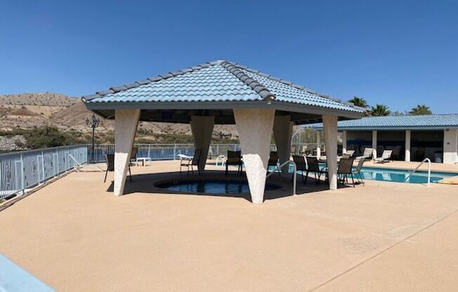 Winter and Summer 1BR WaterFront Vacation Condo Fully Furnished, UTILITIES INCLUDED Available 12/20/2024