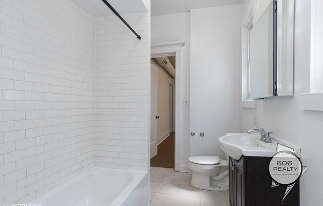 Jumbo Bronzeville Apts!