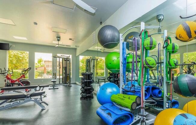 STATE-OF-THE-ART FITNESS CENTER