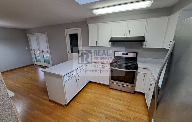 3 beds, 1 bath, $2,295