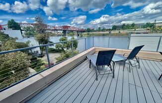 Spacious 2BR/2BA Condo – 1,086 SF + Parking + River Views | NW Portland