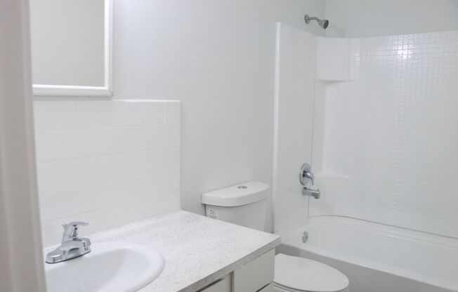 2 beds, 1.5 baths, 940 sqft, $1,500, Unit 09