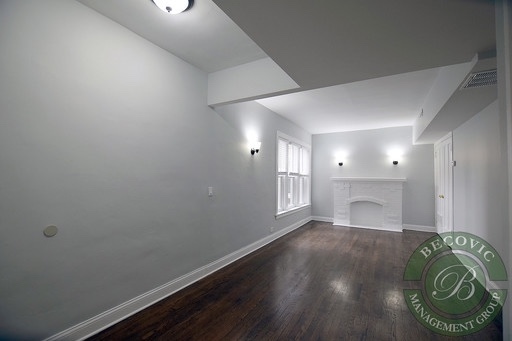 2 beds, 1 bath, 700 sqft, $2,400, Unit 1106-3rd Floor