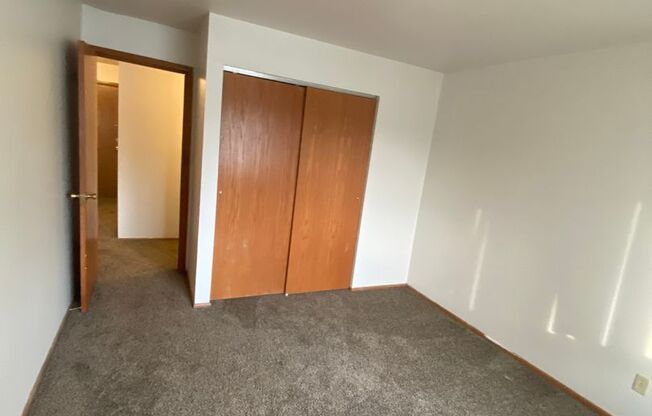 2 beds, 1 bath, 951 sqft, $1,299, Unit 5166 C15