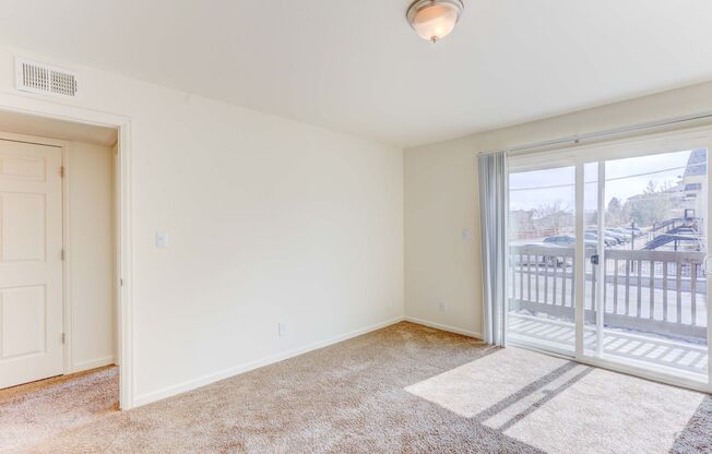 2 beds, 2 baths, 940 sqft, $1,575, Unit 47