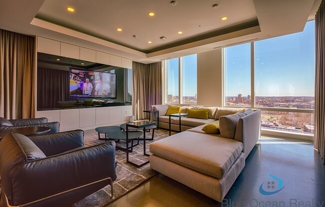 1 bed, 1 bath, 815 sqft, $4,800, Unit 25H