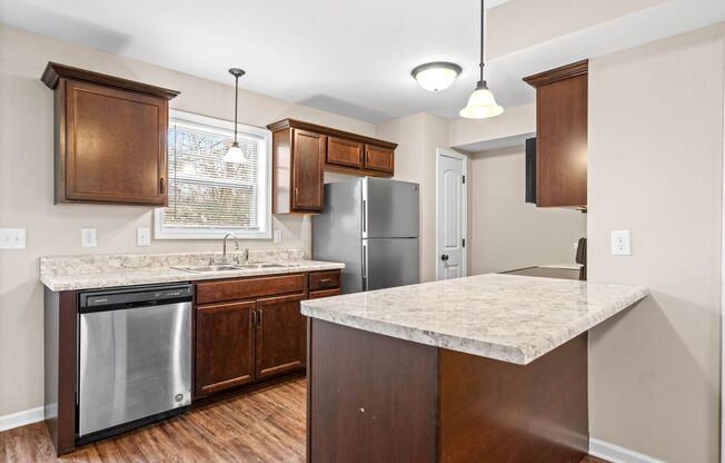 E Knollwood Cir - 1560