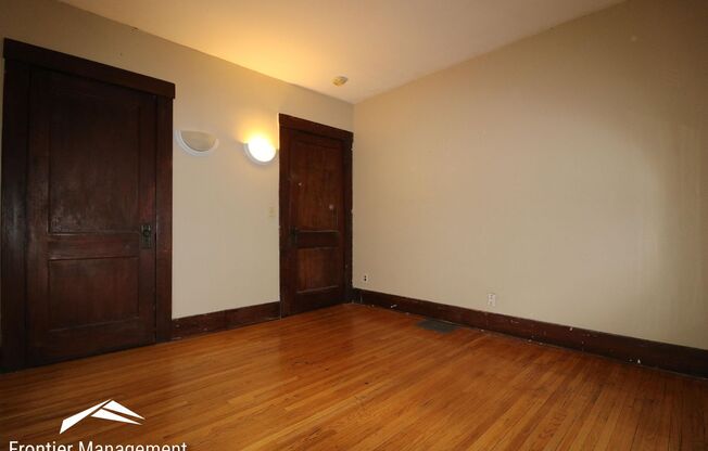 6 beds, 3 baths, $2,000, Unit 1