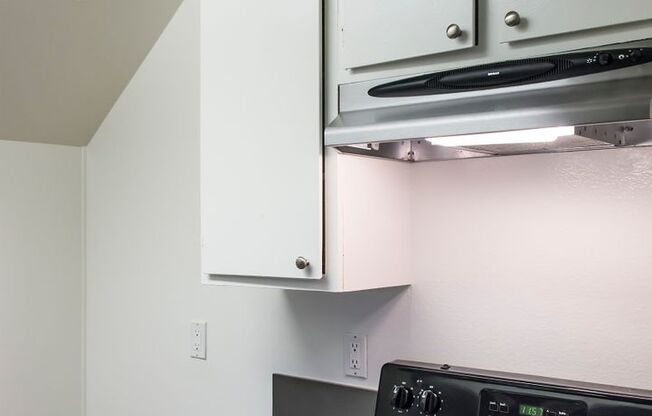 2 beds, 1.5 baths, 990 sqft, $2,395, Unit 242