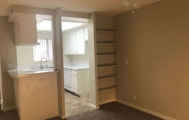 3 beds, 1.5 baths, 1,100 sqft, $3,395, Unit 51