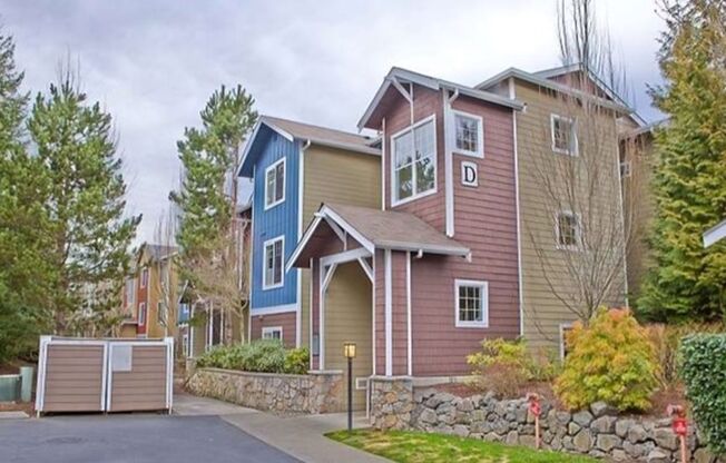 Family-Friendly Condo with 3 Beds & 2 Bath in Sammamish!