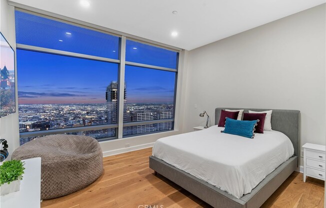 3 beds, 3.5 baths, 2,530 sqft, $15,000, Unit 48C