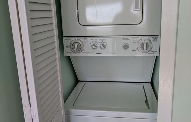 2 beds, 2 baths, $3,800, Unit 616