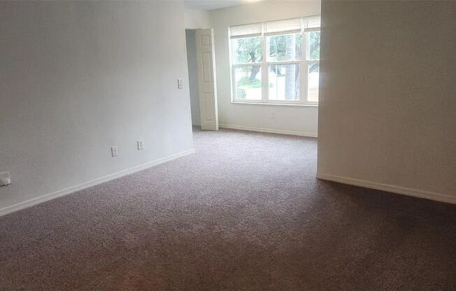 1 Bed / 1 Bath Condo in Venetian Place, East Orlando nr Airport