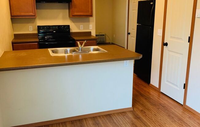 2 beds, 1 bath, 800 sqft, $1,545, Unit 4720 - 208