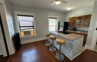 Large 1 Bedroom with Large outdoor Patio!