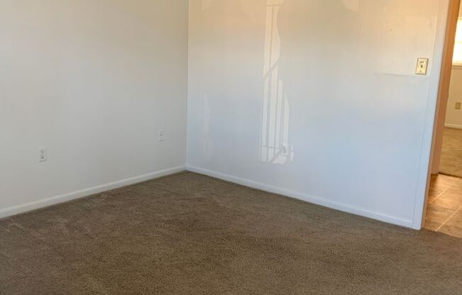 1 bed, 1 bath, 550 sqft, $935, Unit 8