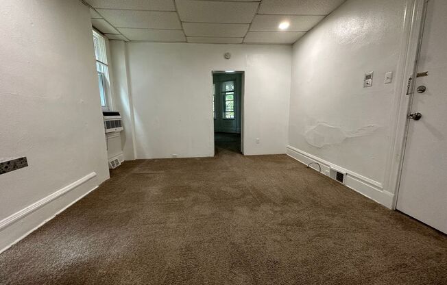 1 bed, 1 bath, $1,125, Unit 4