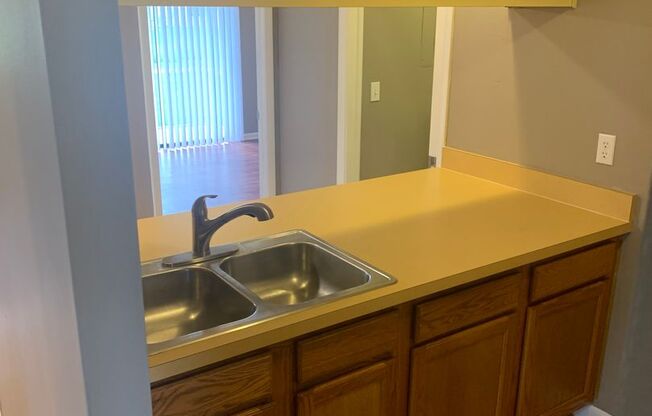 Cute 3 Bedroom 1.5 Bath duplex in Southwest Cape Coral