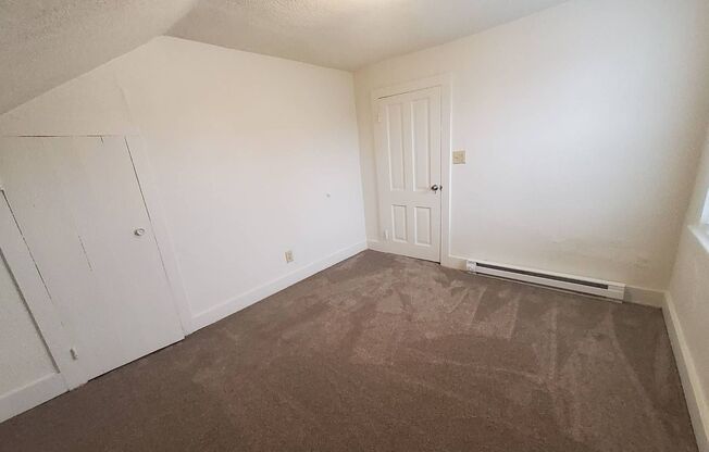 3 beds, 1 bath, $1,700