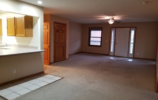 3 beds, 1 bath, 800 sqft, $1,875, Unit 631