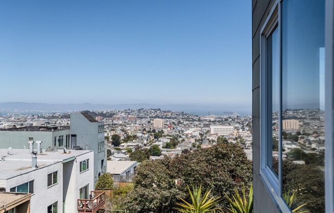 2 beds, 2 baths, $4,650, Unit 204