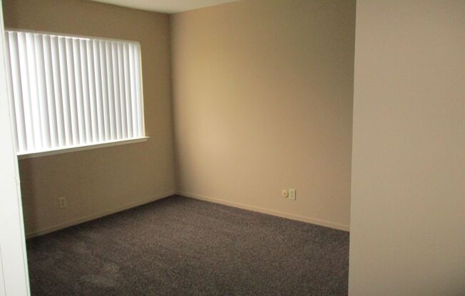 2 beds, 1.5 baths, 932 sqft, $1,775, Unit 26-Unit 4