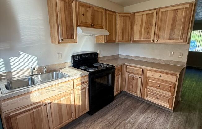 453-132 Stoneway Apartments
