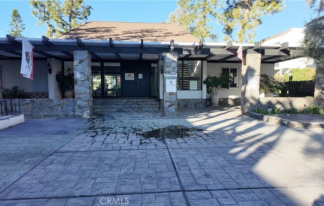 1 bed, 1 bath, 605 sqft, $2,400, Unit 208