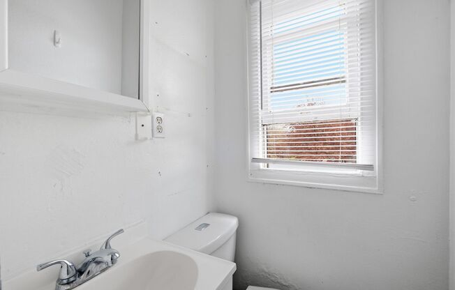 2 beds, 1 bath, 650 sqft, $950, Unit 1015 N Scott Avenue #7