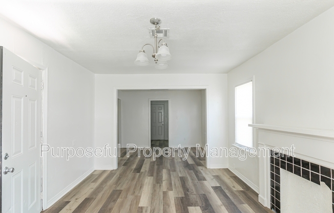 2301 GRANADA BLVD
