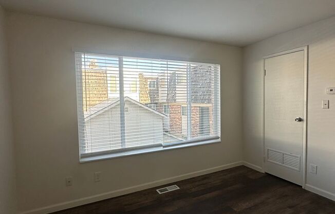 1 bed, 1 bath, 700 sqft, $1,050, Unit 5496-D