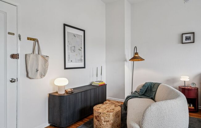 Studio, 1 bath, $1,705, Unit 503