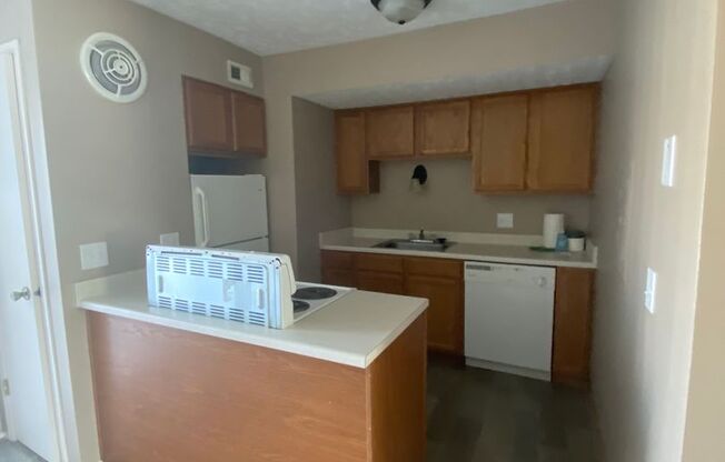 2 beds, 1 bath, 869 sqft, $1,159, Unit 12719T