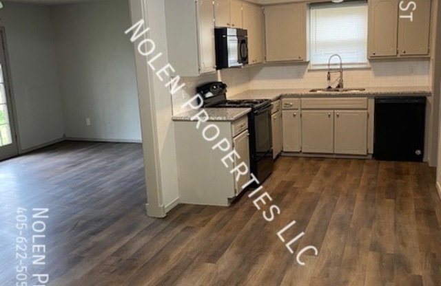 412 NW 90 ST